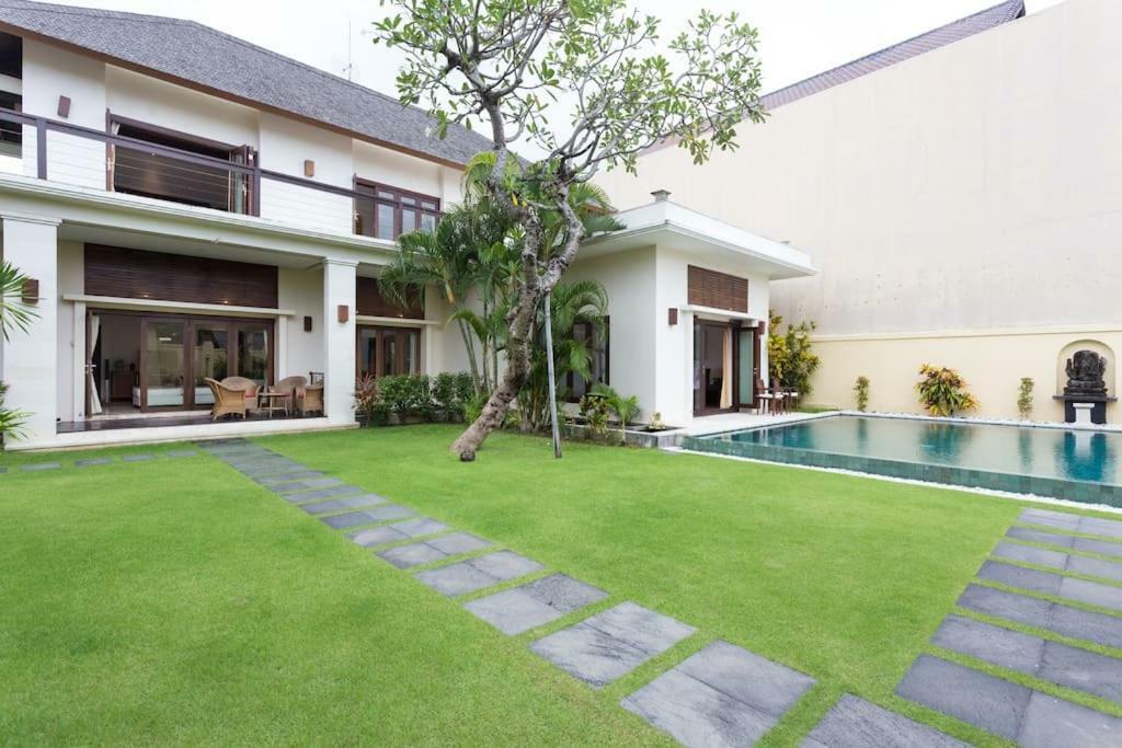 Bali Villa Lotus Seminyak Exterior foto